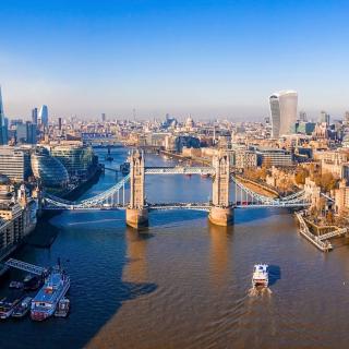 london-tower-bridge-skyline.jpg